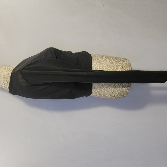 Victoria Sport Grey Long Sleeve Sheer Back Twist Front Cutout Crop Sports Top - Picture 3 of 13